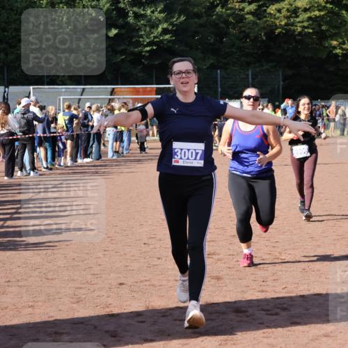 27.09.2026 - 35. Volkslauf durch das schöne Alstertal Strokosch-Dieckow http://msf.ph/oto/10582806 27.09.2026 11:32:51 Ziel 3006, 3007, 3996 meine-sportfotos.de
