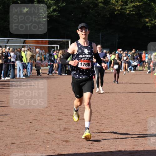 27.09.2026 - 35. Volkslauf durch das schöne Alstertal Strokosch-Dieckow http://msf.ph/oto/10582817 27.09.2026 11:32:45 Ziel 1428, 1760, 3006, 3007, 3330 meine-sportfotos.de