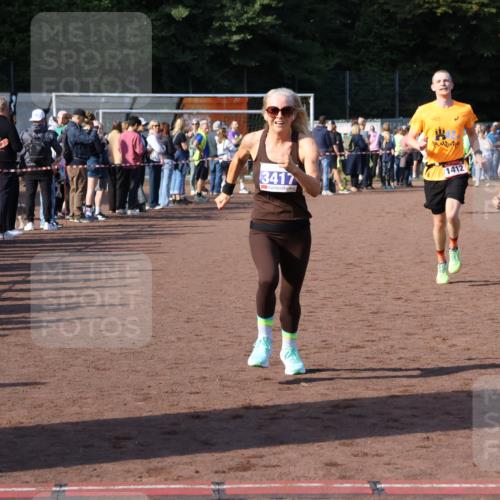 27.09.2026 - 35. Volkslauf durch das schöne Alstertal Strokosch-Dieckow http://msf.ph/oto/10582828 27.09.2026 11:27:37 Ziel 1408, 1412, 3128, 3417, 4180 meine-sportfotos.de