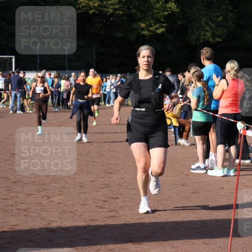 27.09.2026 - 35. Volkslauf durch das schöne Alstertal Strokosch-Dieckow http://msf.ph/oto/10582848 27.09.2026 11:27:32 Ziel 1412, 3128, 3417, 4180 meine-sportfotos.de