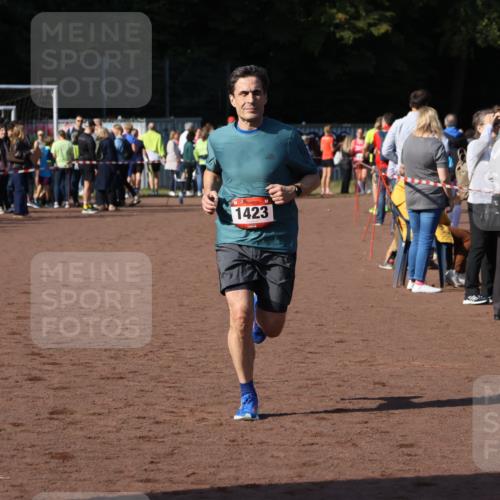 27.09.2026 - 35. Volkslauf durch das schöne Alstertal Strokosch-Dieckow http://msf.ph/oto/10582849 27.09.2026 11:32:24 Ziel 1423, 3256 meine-sportfotos.de