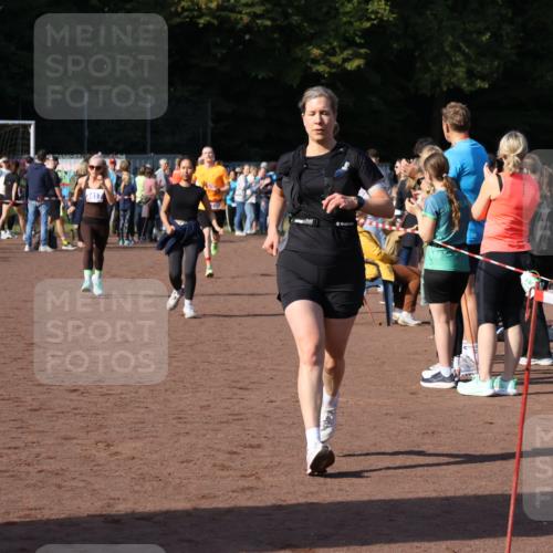 27.09.2026 - 35. Volkslauf durch das schöne Alstertal Strokosch-Dieckow http://msf.ph/oto/10582856 27.09.2026 11:27:32 Ziel 1412, 3128, 3417, 4180 meine-sportfotos.de