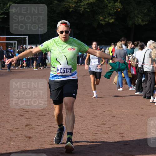 27.09.2026 - 35. Volkslauf durch das schöne Alstertal Strokosch-Dieckow http://msf.ph/oto/10582861 27.09.2026 11:32:17 Ziel 1423, 2314, 3256, 3369, 3415 meine-sportfotos.de