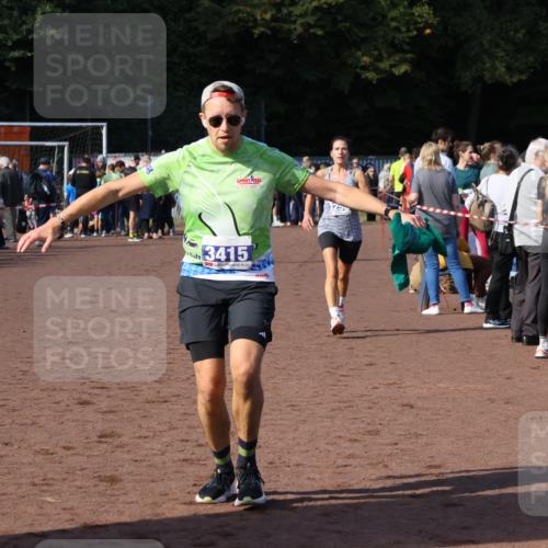27.09.2026 - 35. Volkslauf durch das schöne Alstertal Strokosch-Dieckow http://msf.ph/oto/10582864 27.09.2026 11:32:17 Ziel 1423, 2314, 3256, 3369, 3415 meine-sportfotos.de