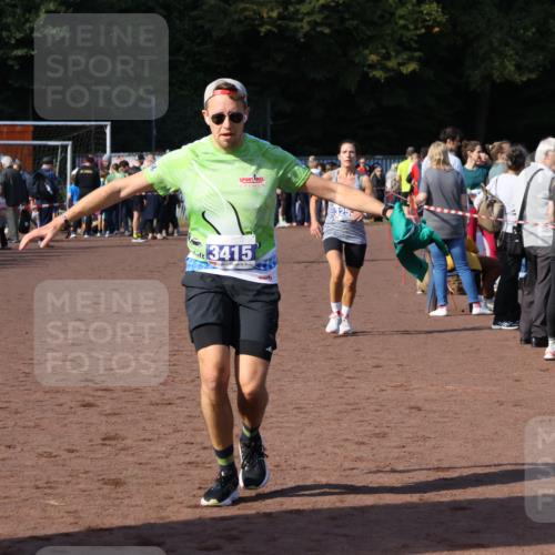 27.09.2026 - 35. Volkslauf durch das schöne Alstertal Strokosch-Dieckow http://msf.ph/oto/10582865 27.09.2026 11:32:17 Ziel 1423, 2314, 3256, 3369, 3415 meine-sportfotos.de