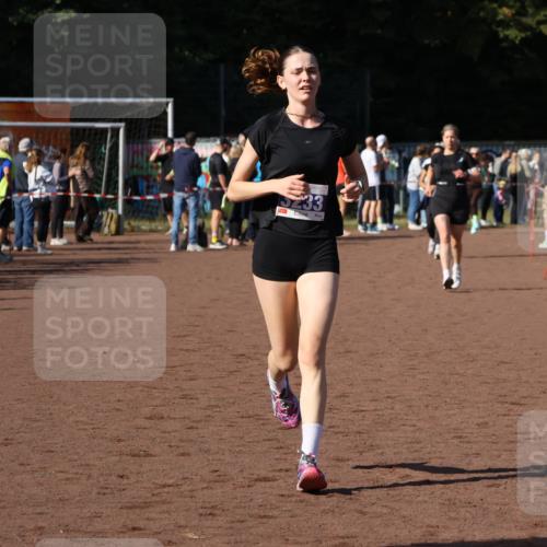 27.09.2026 - 35. Volkslauf durch das schöne Alstertal Strokosch-Dieckow http://msf.ph/oto/10582868 27.09.2026 11:27:25 Ziel 3128, 3233 meine-sportfotos.de