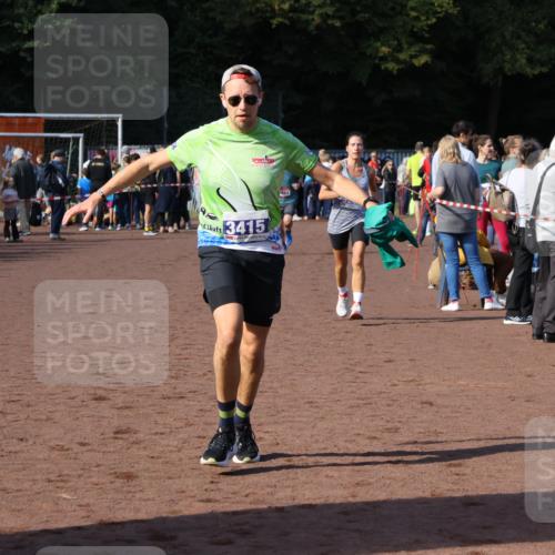 27.09.2026 - 35. Volkslauf durch das schöne Alstertal Strokosch-Dieckow http://msf.ph/oto/10582870 27.09.2026 11:32:17 Ziel 1423, 2314, 3256, 3369, 3415 meine-sportfotos.de