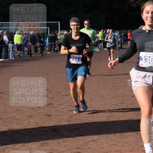 27.09.2026 - 35. Volkslauf durch das schöne Alstertal Strokosch-Dieckow http://msf.ph/oto/10582881 27.09.2026 11:32:14 Ziel 2314, 3256, 3369, 3415 meine-sportfotos.de