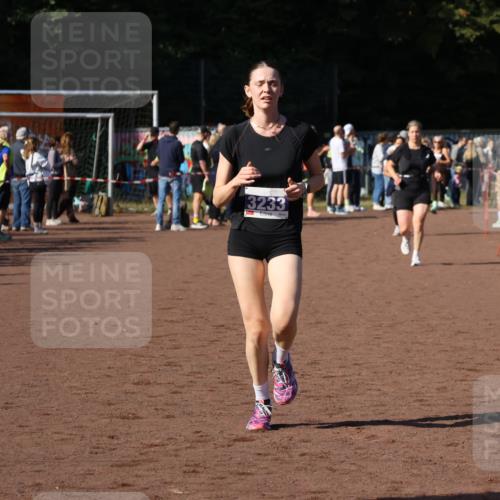 27.09.2026 - 35. Volkslauf durch das schöne Alstertal Strokosch-Dieckow http://msf.ph/oto/10582885 27.09.2026 11:27:25 Ziel 3128, 3233 meine-sportfotos.de