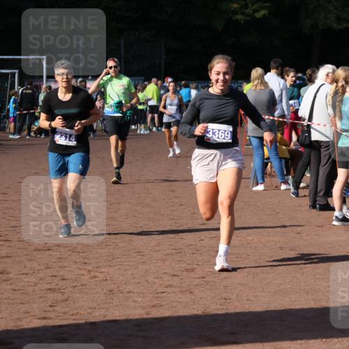 27.09.2026 - 35. Volkslauf durch das schöne Alstertal Strokosch-Dieckow http://msf.ph/oto/10582887 27.09.2026 11:32:12 Ziel 2314, 3369, 3415 meine-sportfotos.de