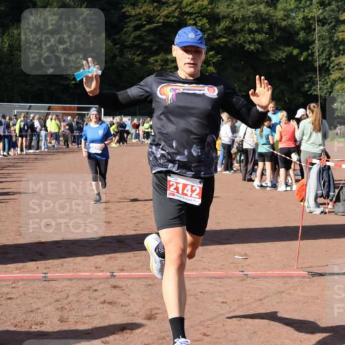 27.09.2026 - 35. Volkslauf durch das schöne Alstertal Strokosch-Dieckow http://msf.ph/oto/10582904 27.09.2026 11:32:04 Ziel 2142, 3420 meine-sportfotos.de