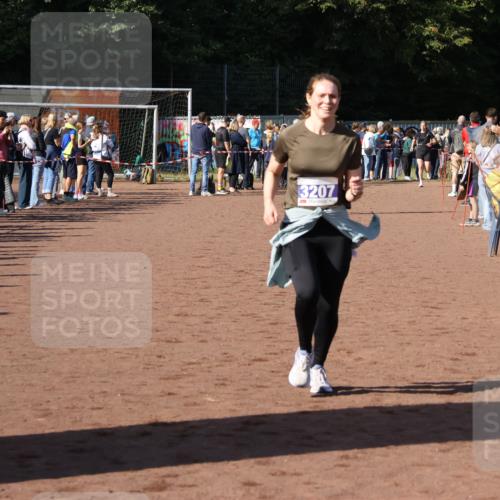 27.09.2026 - 35. Volkslauf durch das schöne Alstertal Strokosch-Dieckow http://msf.ph/oto/10582909 27.09.2026 11:27:17 Ziel 3207, 3994 meine-sportfotos.de