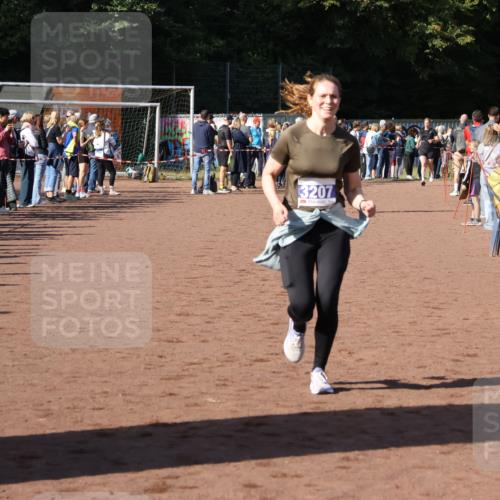 27.09.2026 - 35. Volkslauf durch das schöne Alstertal Strokosch-Dieckow http://msf.ph/oto/10582917 27.09.2026 11:27:17 Ziel 3207, 3994 meine-sportfotos.de