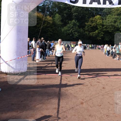 27.09.2026 - 35. Volkslauf durch das schöne Alstertal Strokosch-Dieckow http://msf.ph/oto/10582920 27.09.2026 11:31:54 Ziel 2216, 3214, 3370, 3951, 3960 meine-sportfotos.de