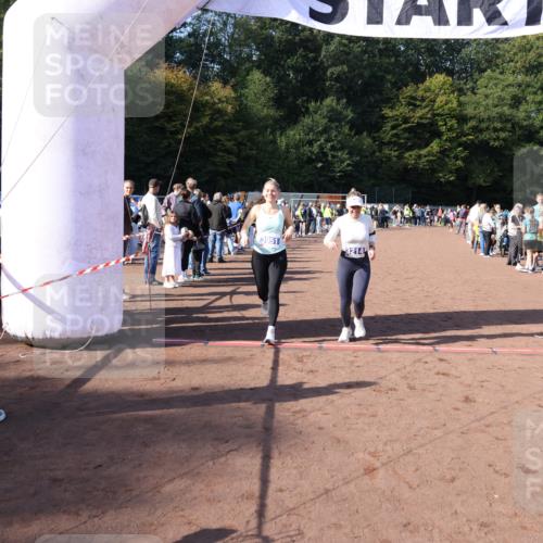 27.09.2026 - 35. Volkslauf durch das schöne Alstertal Strokosch-Dieckow http://msf.ph/oto/10582922 27.09.2026 11:31:53 Ziel 2216, 3214, 3370, 3951, 3960 meine-sportfotos.de