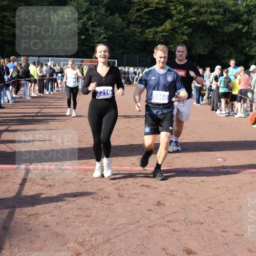 27.09.2026 - 35. Volkslauf durch das schöne Alstertal Strokosch-Dieckow http://msf.ph/oto/10582944 27.09.2026 11:31:51 Ziel 1417, 2216, 3214, 3370, 3951, 3960 meine-sportfotos.de