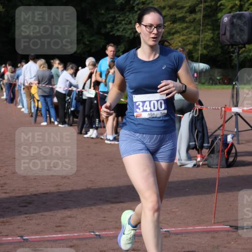 27.09.2026 - 35. Volkslauf durch das schöne Alstertal Strokosch-Dieckow http://msf.ph/oto/10582962 27.09.2026 11:31:36 Ziel 1424, 3245, 3400 meine-sportfotos.de