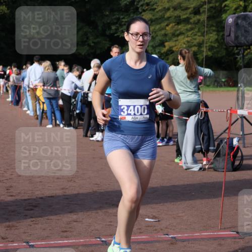 27.09.2026 - 35. Volkslauf durch das schöne Alstertal Strokosch-Dieckow http://msf.ph/oto/10582965 27.09.2026 11:31:36 Ziel 1424, 3245, 3400 meine-sportfotos.de