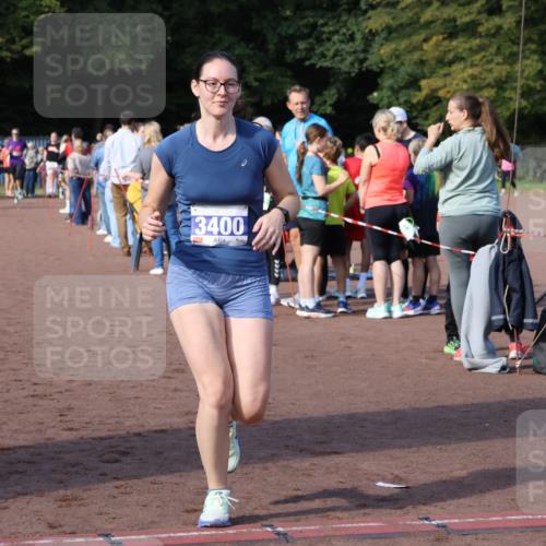 27.09.2026 - 35. Volkslauf durch das schöne Alstertal Strokosch-Dieckow http://msf.ph/oto/10582973 27.09.2026 11:31:36 Ziel 1424, 3245, 3400 meine-sportfotos.de