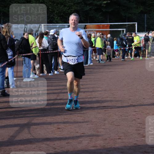 27.09.2026 - 35. Volkslauf durch das schöne Alstertal Strokosch-Dieckow http://msf.ph/oto/10582986 27.09.2026 11:31:31 Ziel 1424, 3245, 3400 meine-sportfotos.de