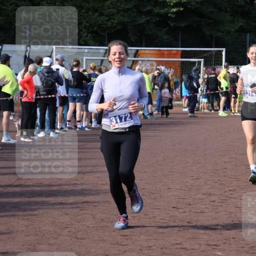 27.09.2026 - 35. Volkslauf durch das schöne Alstertal Strokosch-Dieckow http://msf.ph/oto/10583026 27.09.2026 11:31:08 Ziel 3119, 3141, 3172, 3350 meine-sportfotos.de