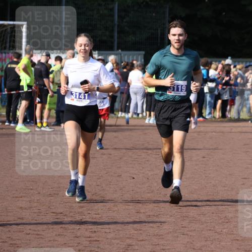 27.09.2026 - 35. Volkslauf durch das schöne Alstertal Strokosch-Dieckow http://msf.ph/oto/10583031 27.09.2026 11:31:07 Ziel 3119, 3141, 3172 meine-sportfotos.de