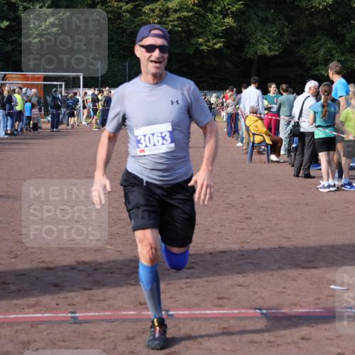 27.09.2026 - 35. Volkslauf durch das schöne Alstertal Strokosch-Dieckow http://msf.ph/oto/10583056 27.09.2026 11:30:41 Ziel 3063, 3219, 3972 meine-sportfotos.de