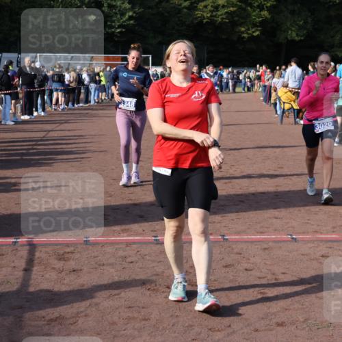 27.09.2026 - 35. Volkslauf durch das schöne Alstertal Strokosch-Dieckow http://msf.ph/oto/10583126 27.09.2026 11:29:57 Ziel 3020, 3142, 3250, 3348, 3395, 3411, 3985 meine-sportfotos.de