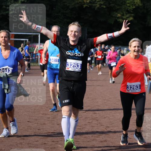 27.09.2026 - 35. Volkslauf durch das schöne Alstertal Strokosch-Dieckow http://msf.ph/oto/10583146 27.09.2026 11:29:49 Ziel 3012, 3020, 3241, 3253, 3263, 3411, 3413, 3985 meine-sportfotos.de