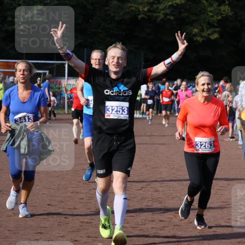 27.09.2026 - 35. Volkslauf durch das schöne Alstertal Strokosch-Dieckow http://msf.ph/oto/10583152 27.09.2026 11:29:49 Ziel 3012, 3020, 3241, 3253, 3263, 3411, 3413, 3985 meine-sportfotos.de