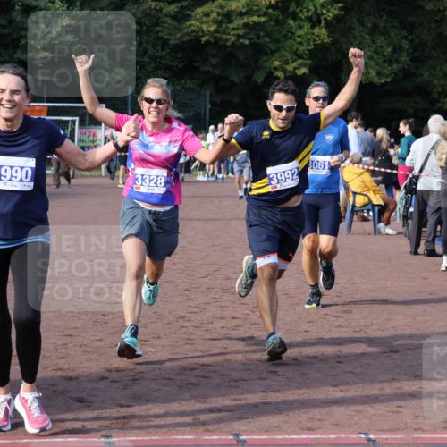 27.09.2026 - 35. Volkslauf durch das schöne Alstertal Strokosch-Dieckow http://msf.ph/oto/10583197 27.09.2026 11:29:35 Ziel 1413, 3061, 3210, 3281, 3328, 3990, 3992 meine-sportfotos.de