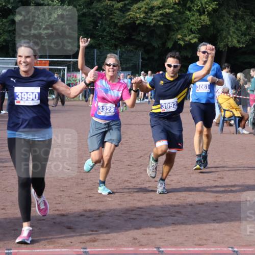 27.09.2026 - 35. Volkslauf durch das schöne Alstertal Strokosch-Dieckow http://msf.ph/oto/10583201 27.09.2026 11:29:35 Ziel 1413, 3061, 3210, 3281, 3328, 3990, 3992 meine-sportfotos.de