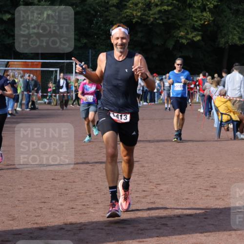 27.09.2026 - 35. Volkslauf durch das schöne Alstertal Strokosch-Dieckow http://msf.ph/oto/10583216 27.09.2026 11:29:32 Ziel 1413, 3061, 3328, 3409, 3990, 3992 meine-sportfotos.de