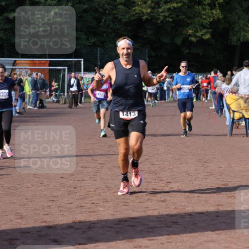 27.09.2026 - 35. Volkslauf durch das schöne Alstertal Strokosch-Dieckow http://msf.ph/oto/10583224 27.09.2026 11:29:31 Ziel 1413, 3061, 3328, 3409, 3990, 3992 meine-sportfotos.de