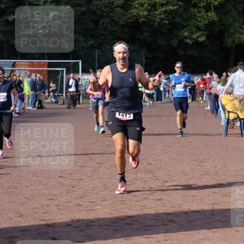 27.09.2026 - 35. Volkslauf durch das schöne Alstertal Strokosch-Dieckow http://msf.ph/oto/10583225 27.09.2026 11:29:31 Ziel 1413, 3061, 3328, 3409, 3990, 3992 meine-sportfotos.de