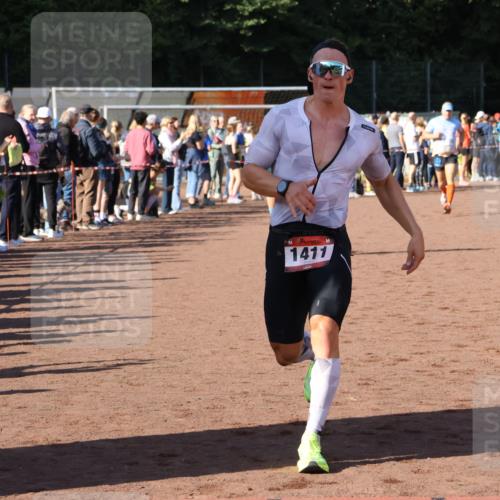 27.09.2026 - 35. Volkslauf durch das schöne Alstertal Strokosch-Dieckow http://msf.ph/oto/10583259 27.09.2026 11:26:50 Ziel 1411, 3157, 3396, 3403, 3958 meine-sportfotos.de