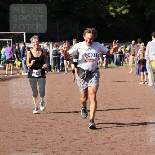 27.09.2026 - 35. Volkslauf durch das schöne Alstertal Strokosch-Dieckow http://msf.ph/oto/10583281 27.09.2026 11:28:59 Ziel 3145, 3190, 3401 meine-sportfotos.de