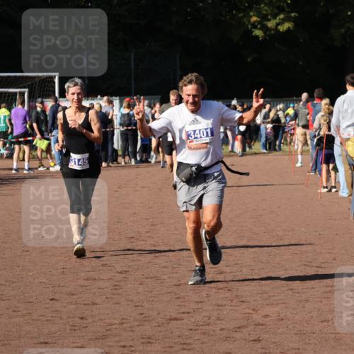 27.09.2026 - 35. Volkslauf durch das schöne Alstertal Strokosch-Dieckow http://msf.ph/oto/10583284 27.09.2026 11:28:58 Ziel 3145, 3190, 3401, 3424 meine-sportfotos.de