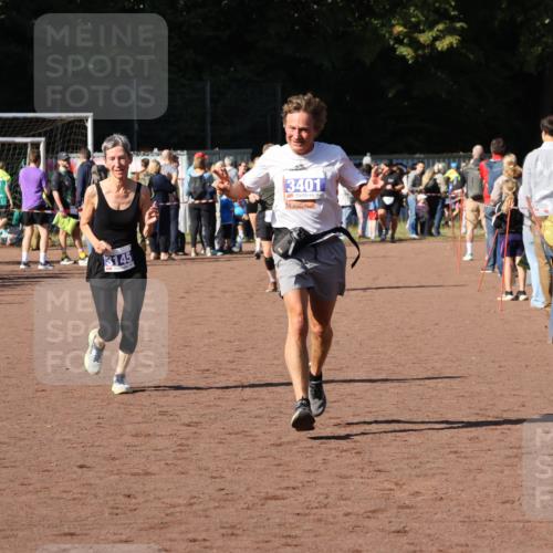 27.09.2026 - 35. Volkslauf durch das schöne Alstertal Strokosch-Dieckow http://msf.ph/oto/10583287 27.09.2026 11:28:58 Ziel 3145, 3190, 3401, 3424 meine-sportfotos.de