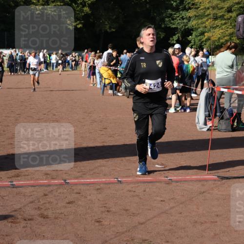 27.09.2026 - 35. Volkslauf durch das schöne Alstertal Strokosch-Dieckow http://msf.ph/oto/10583296 27.09.2026 11:28:54 Ziel 1002, 3145, 3401, 3424 meine-sportfotos.de