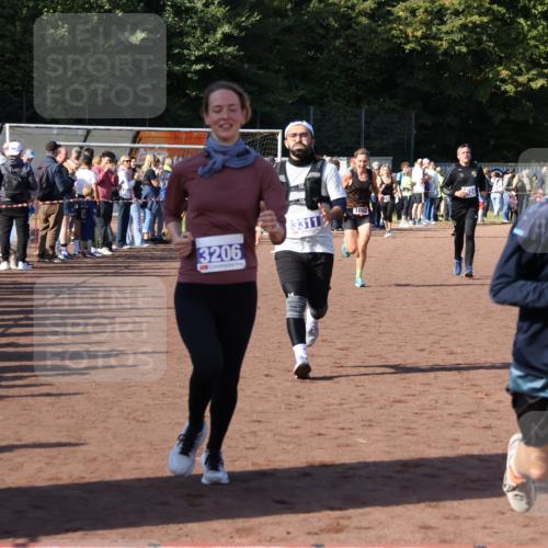 27.09.2026 - 35. Volkslauf durch das schöne Alstertal Strokosch-Dieckow http://msf.ph/oto/10583305 27.09.2026 11:28:47 Ziel 1002, 3206, 3311, 3424, 3425 meine-sportfotos.de