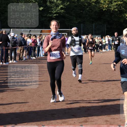 27.09.2026 - 35. Volkslauf durch das schöne Alstertal Strokosch-Dieckow http://msf.ph/oto/10583311 27.09.2026 11:28:47 Ziel 1002, 3206, 3311, 3424, 3425 meine-sportfotos.de