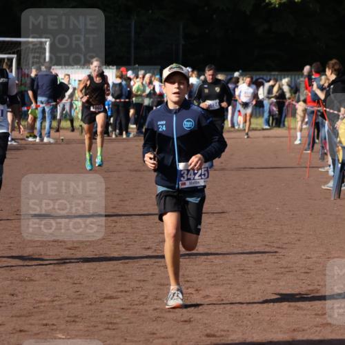 27.09.2026 - 35. Volkslauf durch das schöne Alstertal Strokosch-Dieckow http://msf.ph/oto/10583319 27.09.2026 11:28:45 Ziel 1002, 3206, 3311, 3425 meine-sportfotos.de