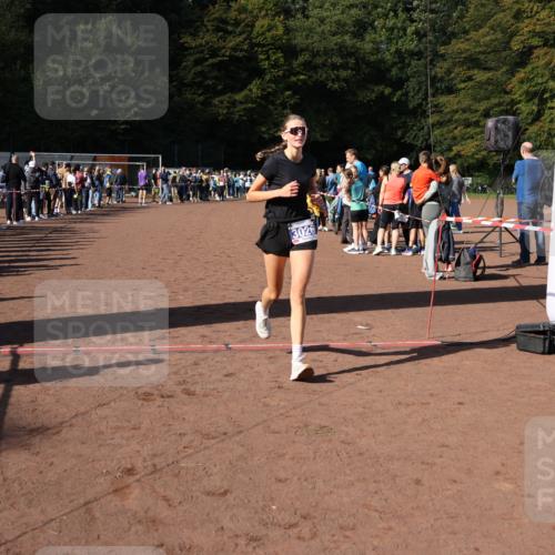 27.09.2026 - 35. Volkslauf durch das schöne Alstertal Strokosch-Dieckow http://msf.ph/oto/10583329 27.09.2026 11:28:35 Ziel 3025, 3026 meine-sportfotos.de