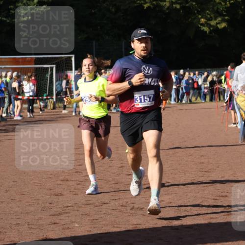 27.09.2026 - 35. Volkslauf durch das schöne Alstertal Strokosch-Dieckow http://msf.ph/oto/10583345 27.09.2026 11:26:47 Ziel 1411, 3157, 3396, 3958 meine-sportfotos.de
