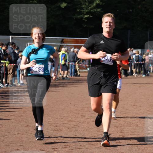 27.09.2026 - 35. Volkslauf durch das schöne Alstertal Strokosch-Dieckow http://msf.ph/oto/10583357 27.09.2026 11:28:22 Ziel 2999, 3229, 3287, 3293, 3983 meine-sportfotos.de