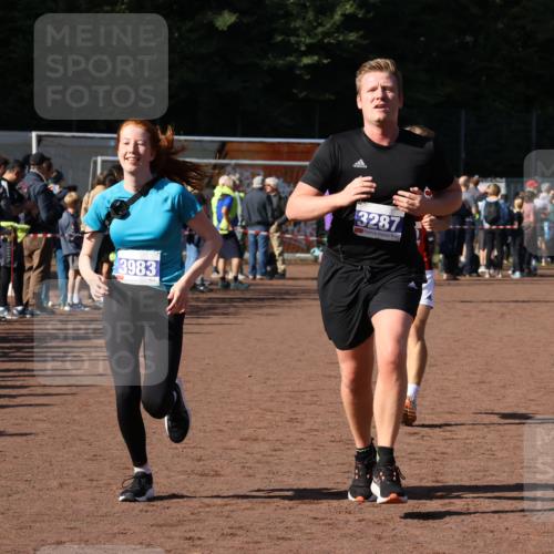 27.09.2026 - 35. Volkslauf durch das schöne Alstertal Strokosch-Dieckow http://msf.ph/oto/10583360 27.09.2026 11:28:22 Ziel 2999, 3229, 3287, 3293, 3983 meine-sportfotos.de