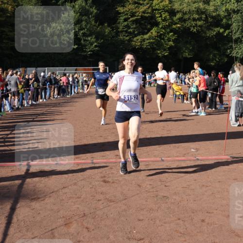 27.09.2026 - 35. Volkslauf durch das schöne Alstertal Strokosch-Dieckow http://msf.ph/oto/10583381 27.09.2026 11:26:35 Ziel 1001, 3152, 3227, 3291, 3366, 3367 meine-sportfotos.de