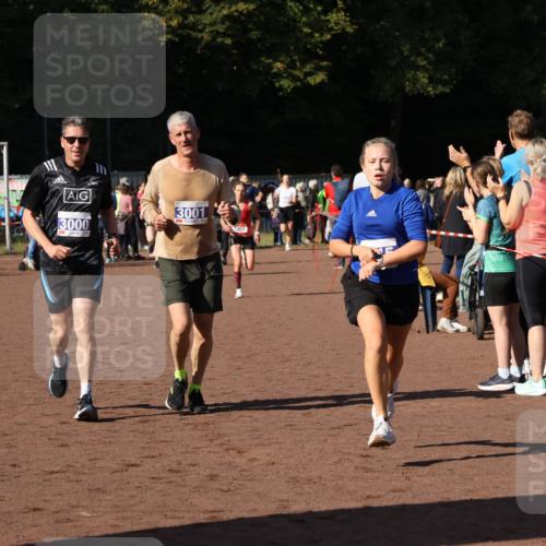 27.09.2026 - 35. Volkslauf durch das schöne Alstertal Strokosch-Dieckow http://msf.ph/oto/10583395 27.09.2026 11:26:26 Ziel 1001, 1148, 3000, 3001, 3152, 3315 meine-sportfotos.de