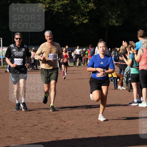 27.09.2026 - 35. Volkslauf durch das schöne Alstertal Strokosch-Dieckow http://msf.ph/oto/10583397 27.09.2026 11:26:26 Ziel 1001, 1148, 3000, 3001, 3152, 3315 meine-sportfotos.de